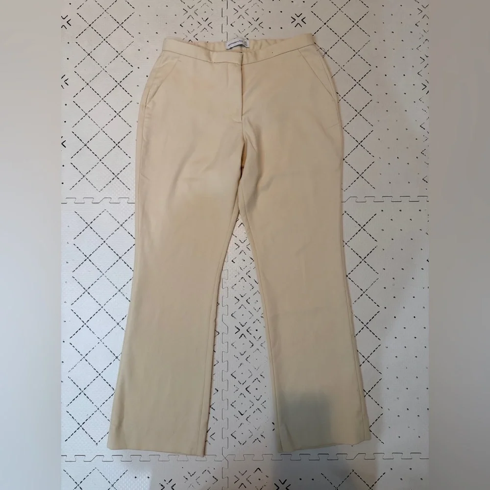 Abercrombie & Fitch Straight dress‎ pants curve love in pale yellow 27 Short